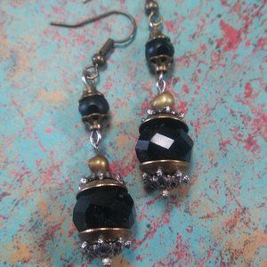 BLACK CRYSTAL EARRINGS